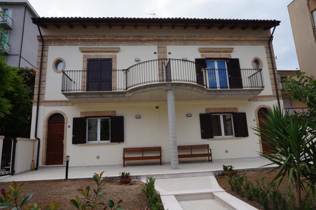 Residenza Diomedea Apartment วาสโต ภายนอก รูปภาพ